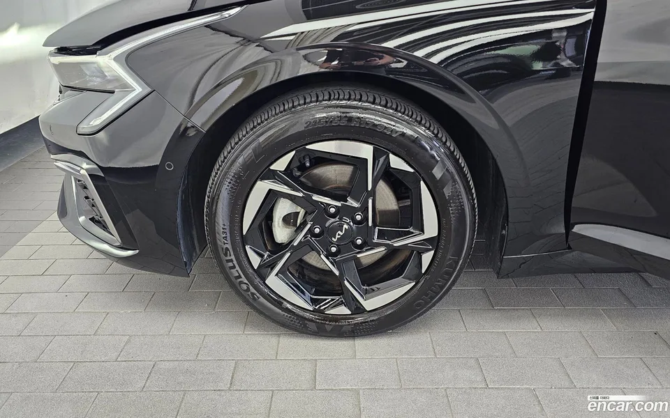 Kia K5 2.0 2023 — thumbnail 2