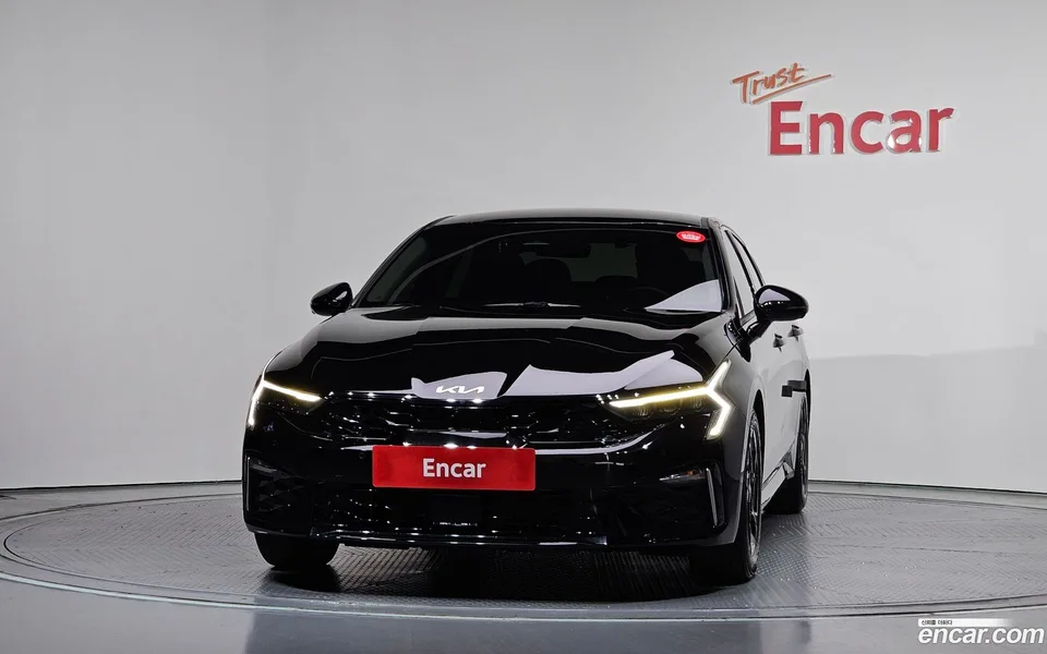 Kia K5 2.0 2023 — thumbnail 3