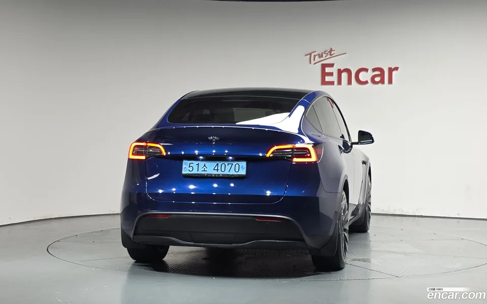 Tesla Model Y RWD 2023 — thumbnail 4
