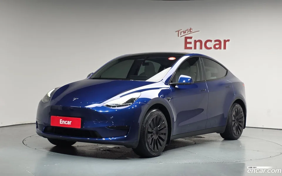 Tesla Model Y RWD 2023 — photo 1, buy with delivery to Moscow