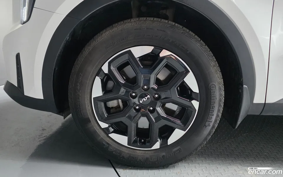 Kia Sorento 2.5T 2WD 2023 — thumbnail 2