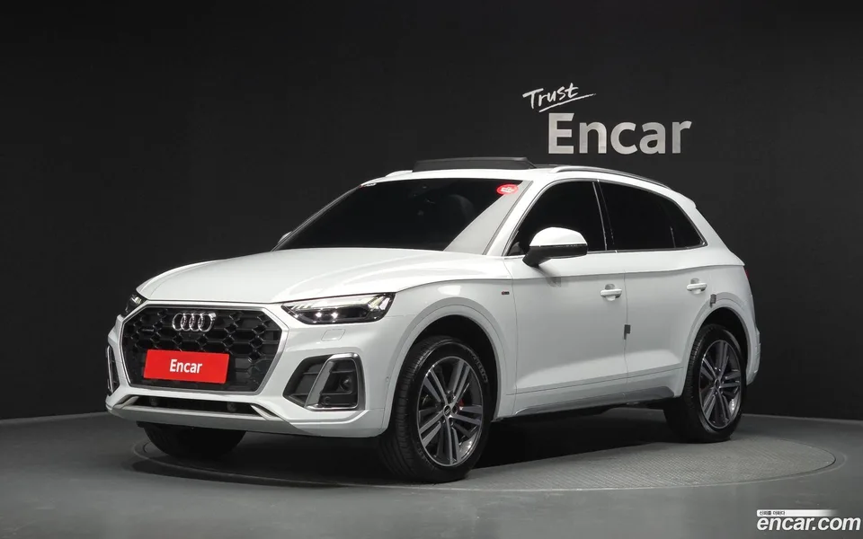 Audi Q5 40 TDI 2022 — photo 1, buy with delivery to Moscow