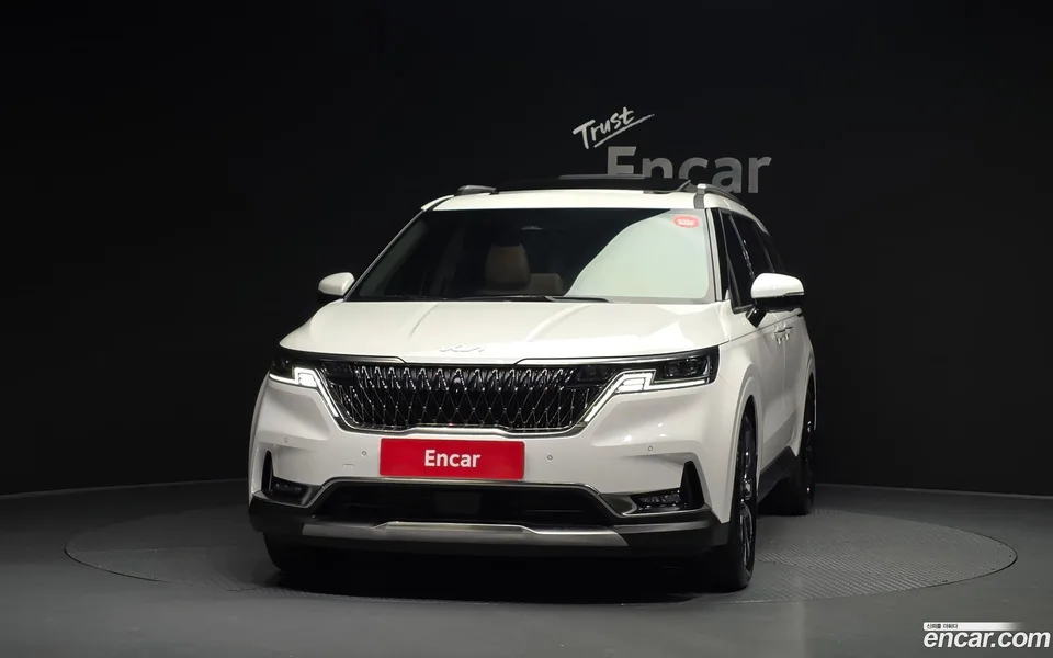 Kia Carnival 9 2023 — thumbnail 3