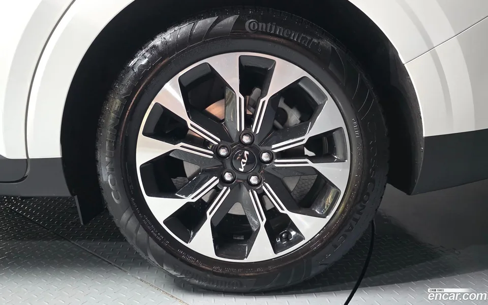 Kia Carnival 9 2023 — thumbnail 5