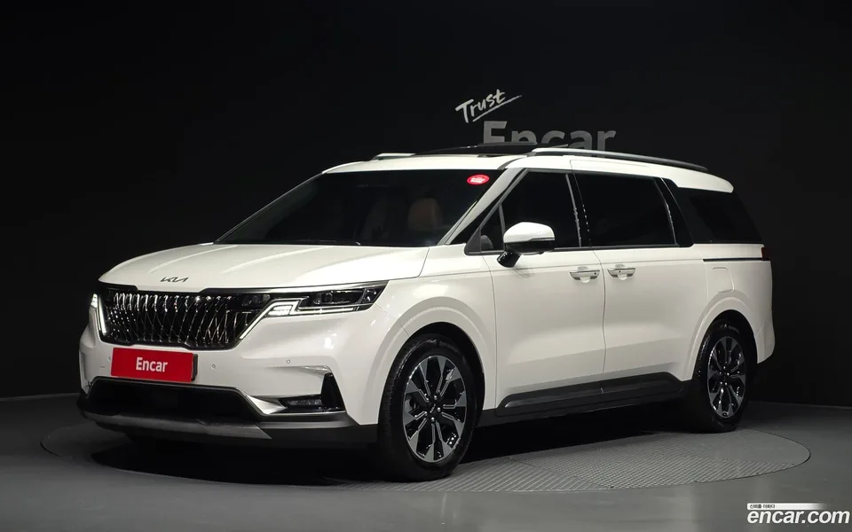 Kia Carnival 9 2023 — photo 1, buy with delivery to Moscow
