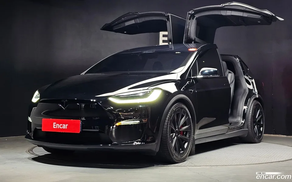 Tesla Model X 2023 — photo 1, buy with delivery to Moscow