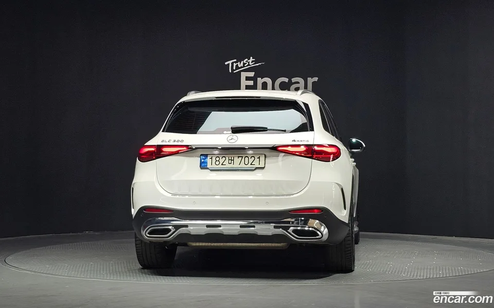 Mercedes-Benz GLC-Class GLC300 4MATIC AMG Line 2023 — thumbnail 4