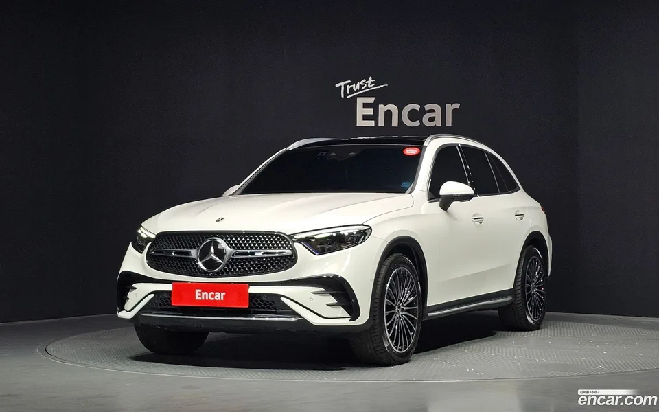 Mercedes-Benz GLC-Class GLC300 4MATIC AMG Line 2023 — photo 1, buy with delivery to Moscow