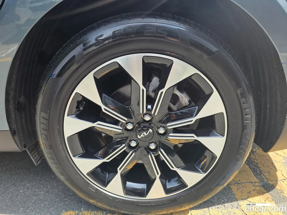 Kia Carnival 7 2022 — thumbnail 2