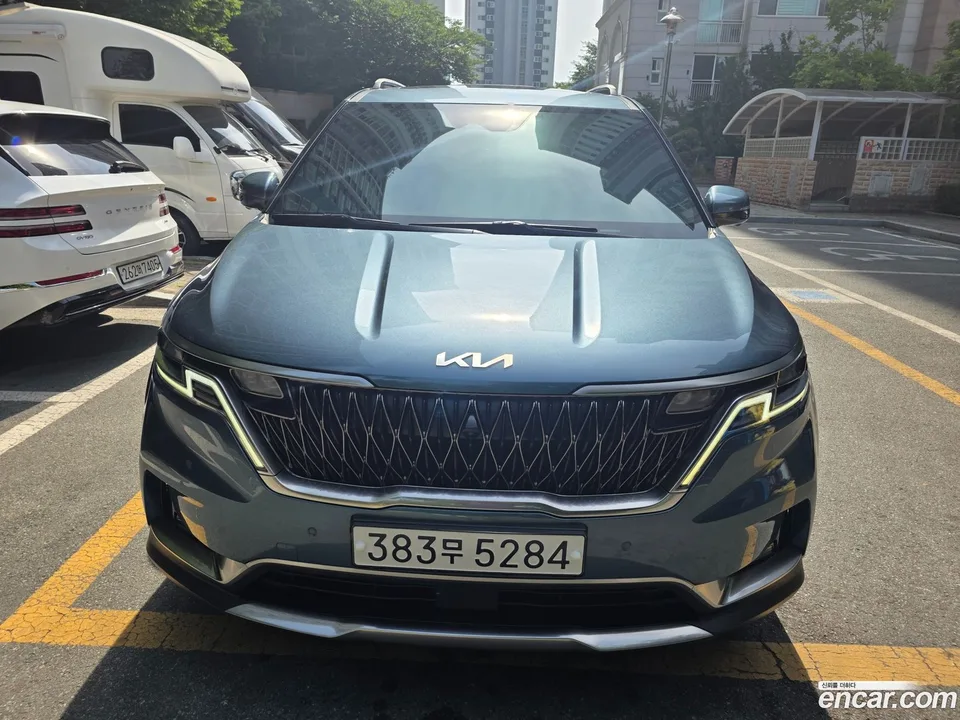 Kia Carnival 7 2022 — thumbnail 3