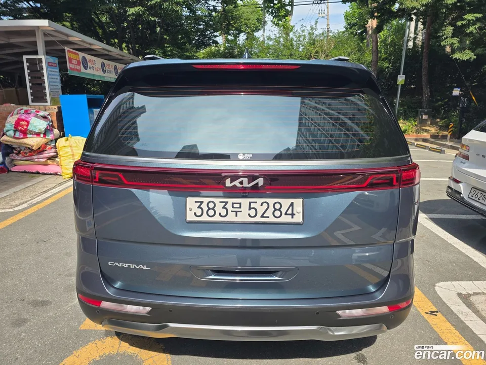 Kia Carnival 7 2022 — thumbnail 4