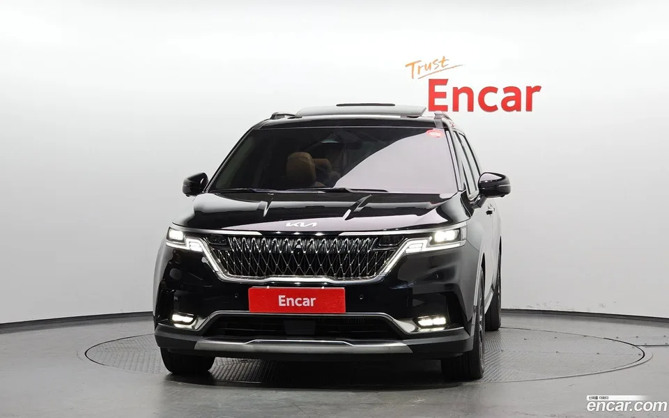 Kia Carnival 9 2023 — thumbnail 3