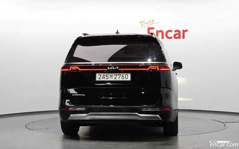Kia Carnival 9 2023 — thumbnail 4