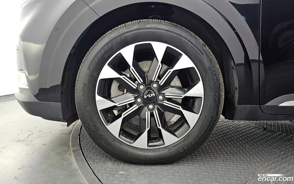 Kia Carnival 9 2023 — thumbnail 5