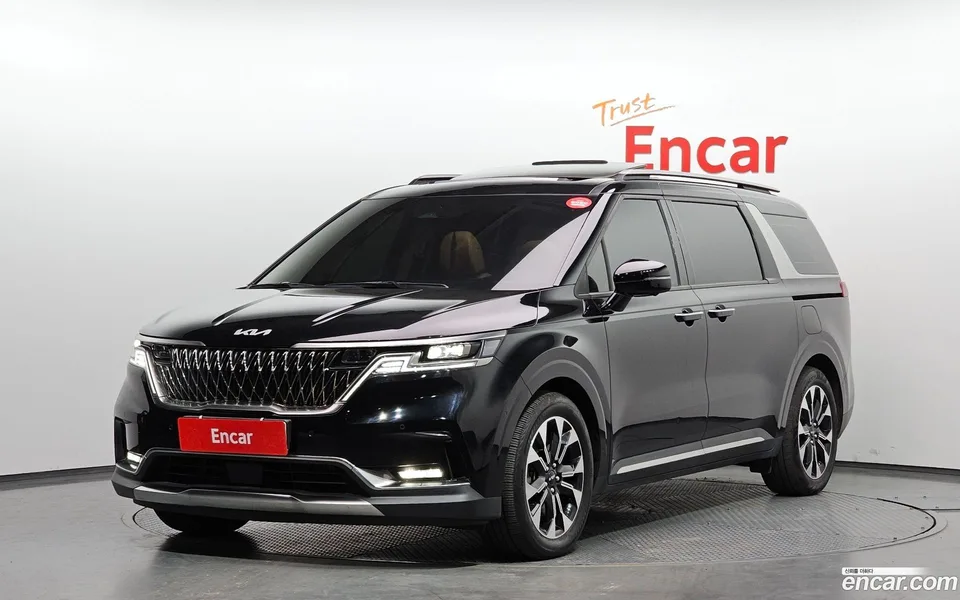 Kia Carnival 9 2023 — photo 1, buy with delivery to Moscow