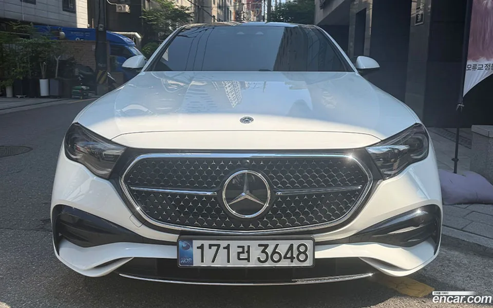 Mercedes-Benz E-Class E300 4MATIC AMG Line 2025 — photo 1, buy with delivery to Moscow