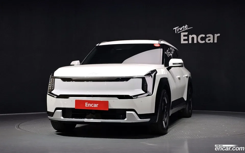 Kia EV9 2WD 2023 — thumbnail 3