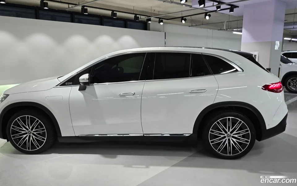 Mercedes-Benz EQE SUV EQE500 4MATIC 2025 — thumbnail 3