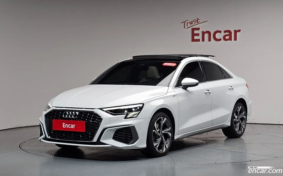 Audi A3 (8Y) 40 TFSI 2023 — photo 1, buy with delivery to Moscow