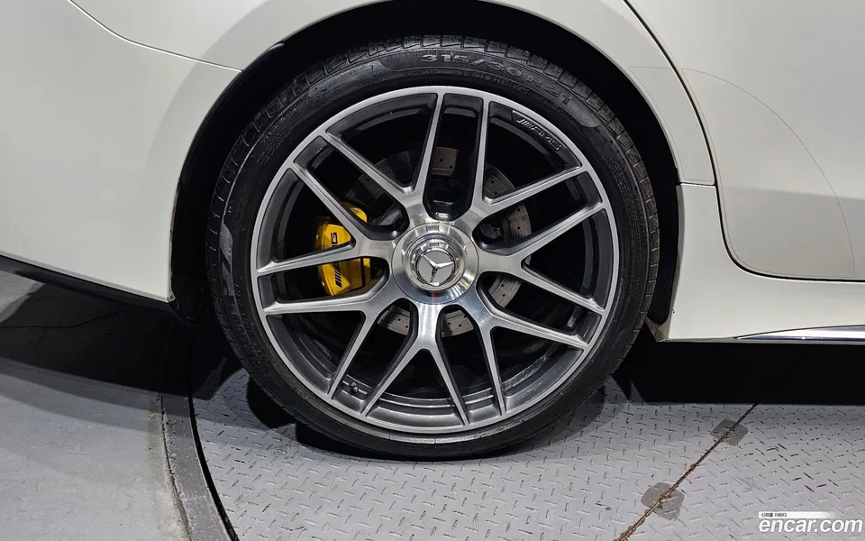 Mercedes-Benz AMG GT 4 43 4MATIC+ 2023 — thumbnail 5