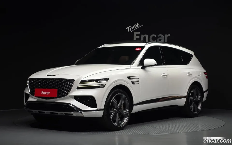 Genesis GV80 2.5T 2WD 2024 — фото 1, купить с доставкой в Москву