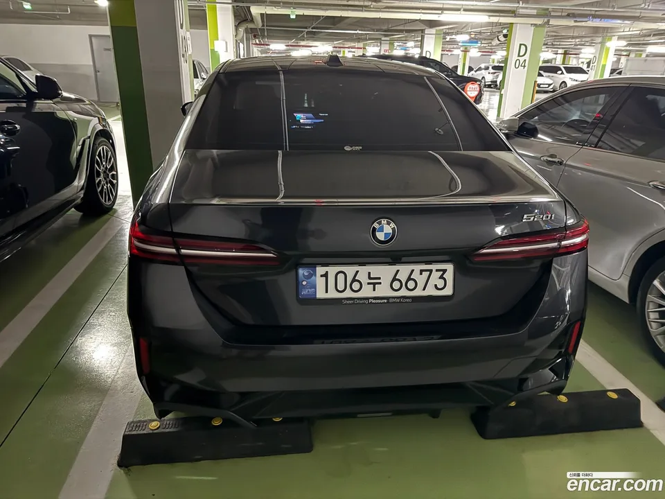BMW 5 Series 520i M 2024 — thumbnail 4