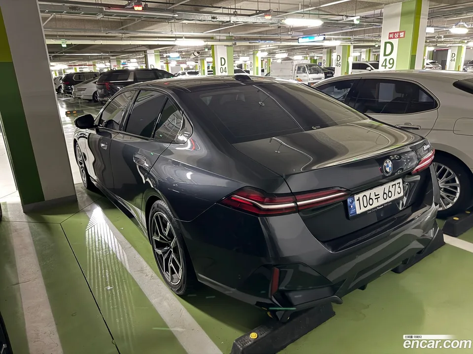 BMW 5 Series 520i M 2024 — thumbnail 5