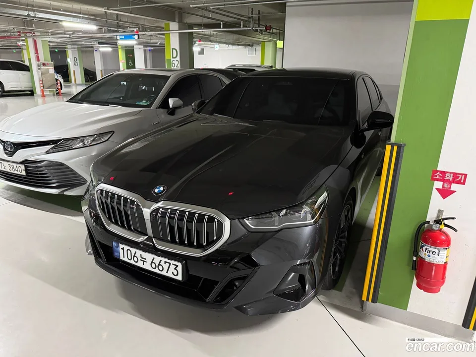 BMW 5 Series 520i M 2024 — photo 1, buy with delivery to Moscow