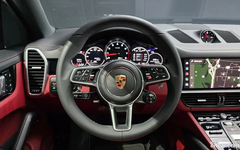 Porsche Cayenne 3.0 2023 — thumbnail 2