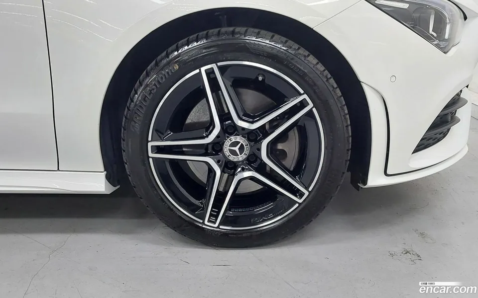 Mercedes-Benz CLA-Class CLA250 4MATIC 2023 — thumbnail 5