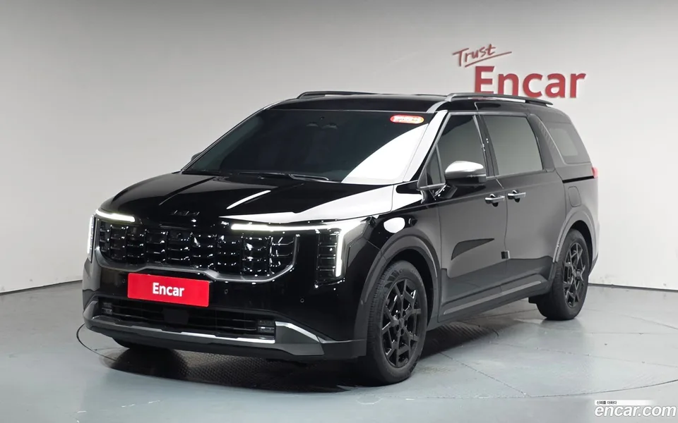 Kia Carnival 9 X Line 2025 — photo 1, buy with delivery to Moscow