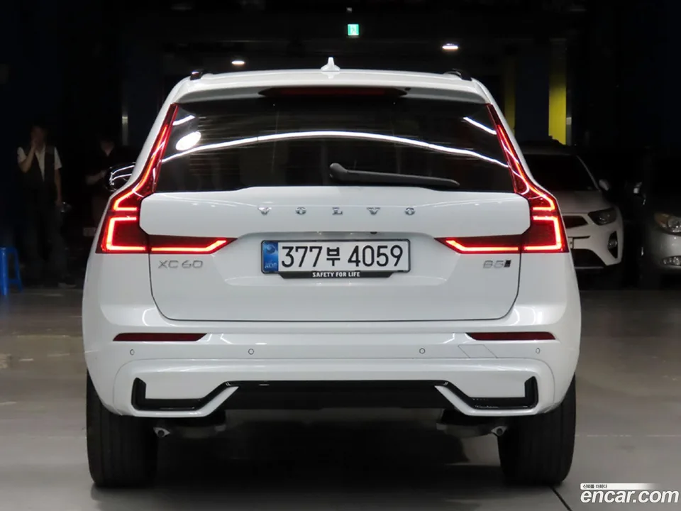 Volvo XC60 B5 2025 — thumbnail 4