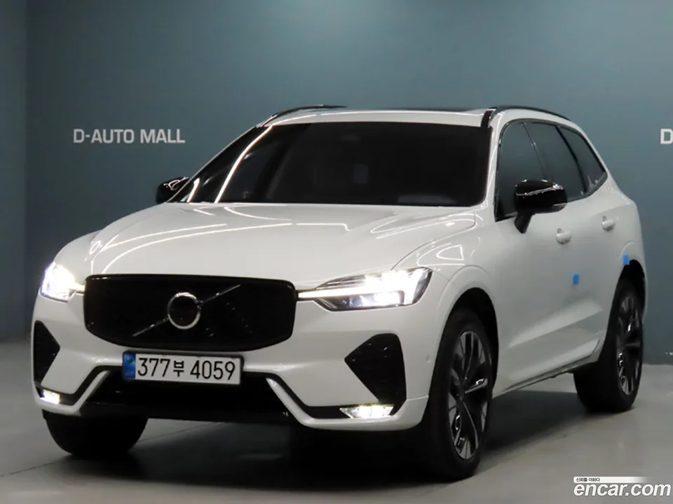 Volvo XC60 B5 2025 — photo 1, buy with delivery to Moscow