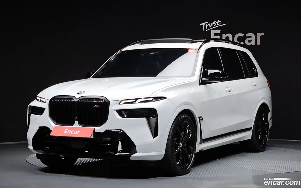BMW X7 M60i xDrive M 6 2025 — photo 1, buy with delivery to Moscow