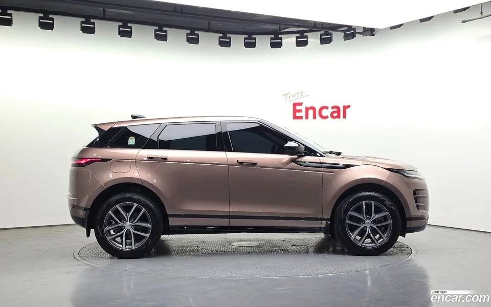 Land Rover Range Rover Evoque P250 SE 2026 — thumbnail 2