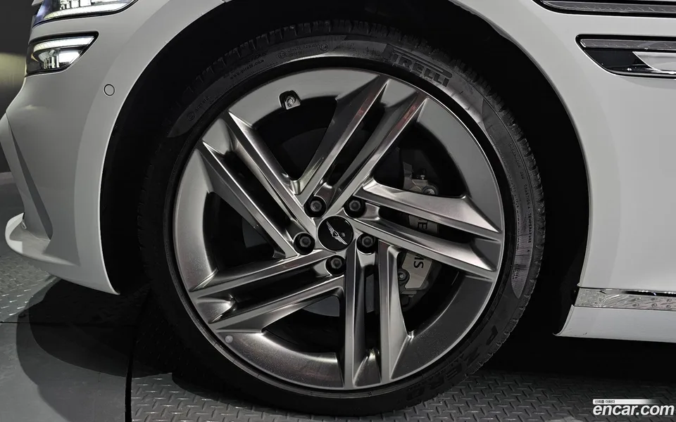 Genesis G80 2.5 AWD 2025 — thumbnail 2
