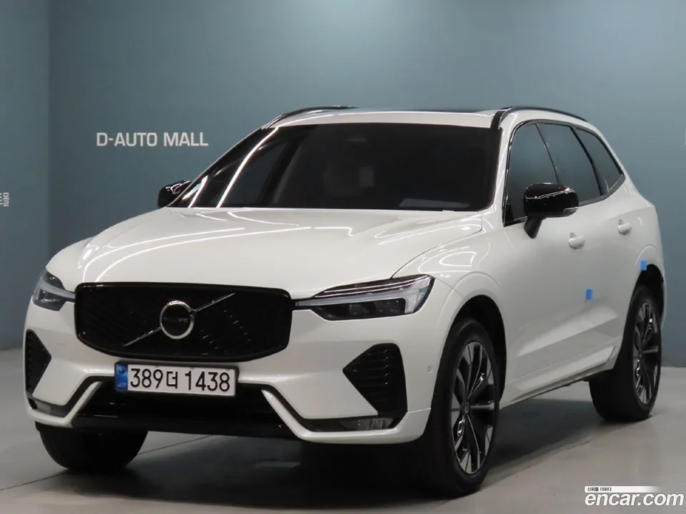 Volvo XC60 B5 2026 — photo 1, buy with delivery to Moscow
