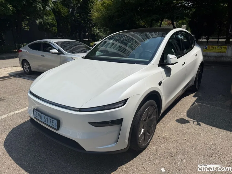 Tesla Model Y L AWD 2026 — миниатюра 3