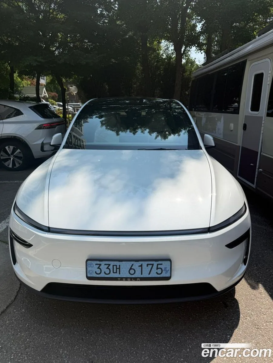Tesla Model Y L AWD 2026 — фото 1, купить с доставкой в Москву