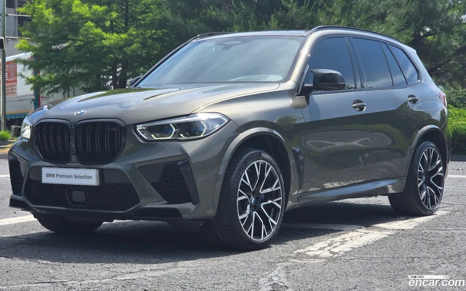 BMW X5M 4.4 2022 — photo 1, buy with delivery to Moscow