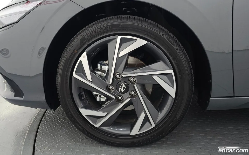 Hyundai Avante CN7 1.6 2025 — thumbnail 2