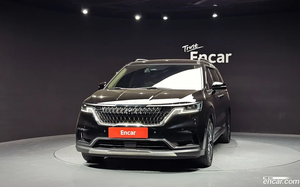 Kia Carnival 9 2023 — thumbnail 3
