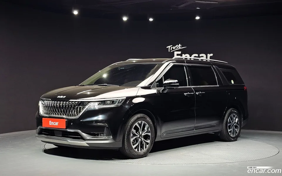 Kia Carnival 9 2023 — photo 1, buy with delivery to Moscow