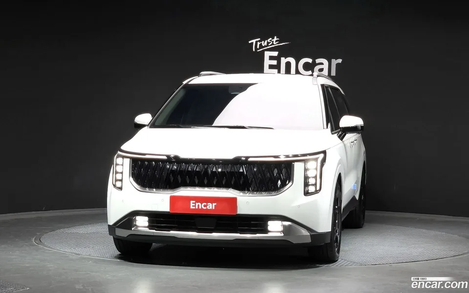 Kia Carnival 9 2023 — thumbnail 3