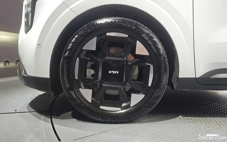 Kia Carnival 9 2023 — thumbnail 5