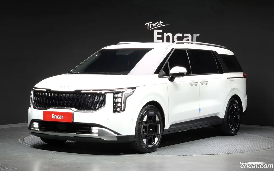 Kia Carnival 9 2023 — photo 1, buy with delivery to Moscow