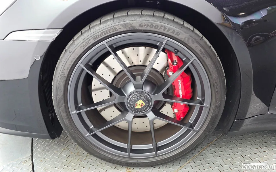 Porsche 911 (992) 4 GTS 2025 — thumbnail 2