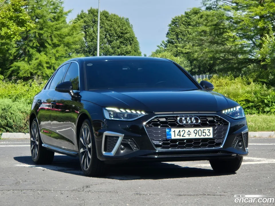 Audi A4 40 TFSI 2023 — thumbnail 3