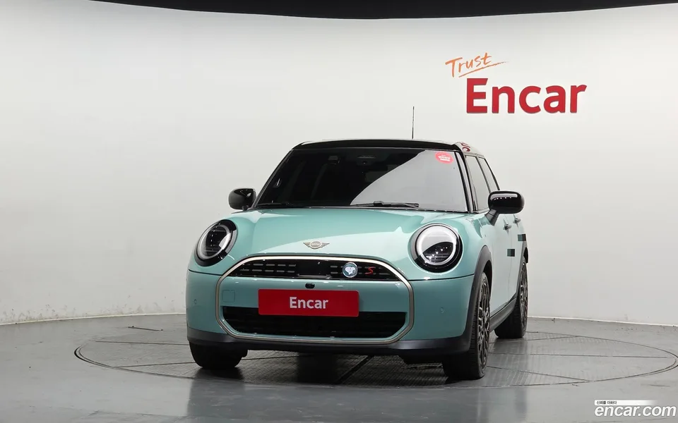 MINI Cooper S 5 2024 — thumbnail 3