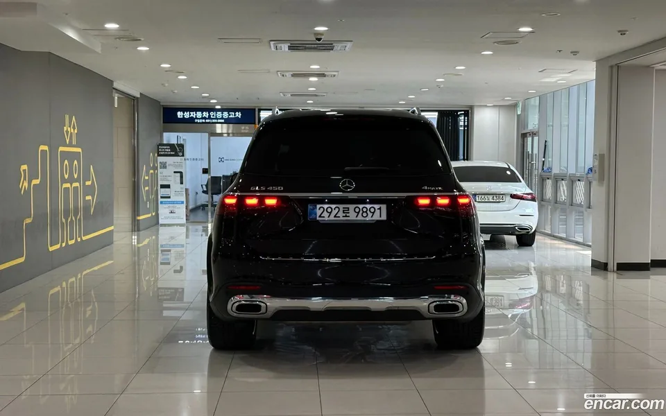 Mercedes-Benz GLS-Class GLS450 4MATIC 2025 — thumbnail 3